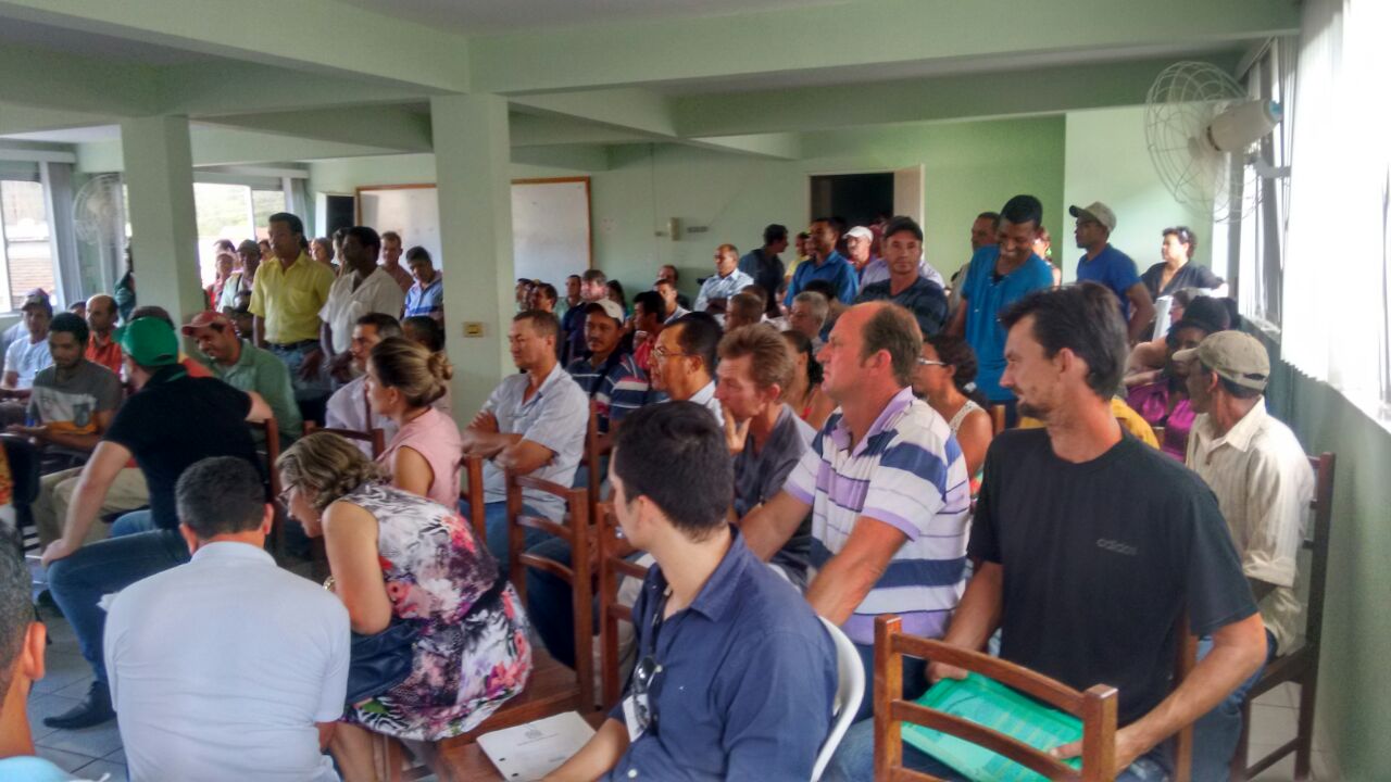 Entrega de títulos em Pancas (2)